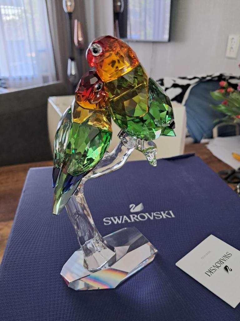 Swarovski Tortelduiven Love Birds - Nieuwstaat met doos en c, Ophalen of Verzenden, Nieuw, Figuurtje