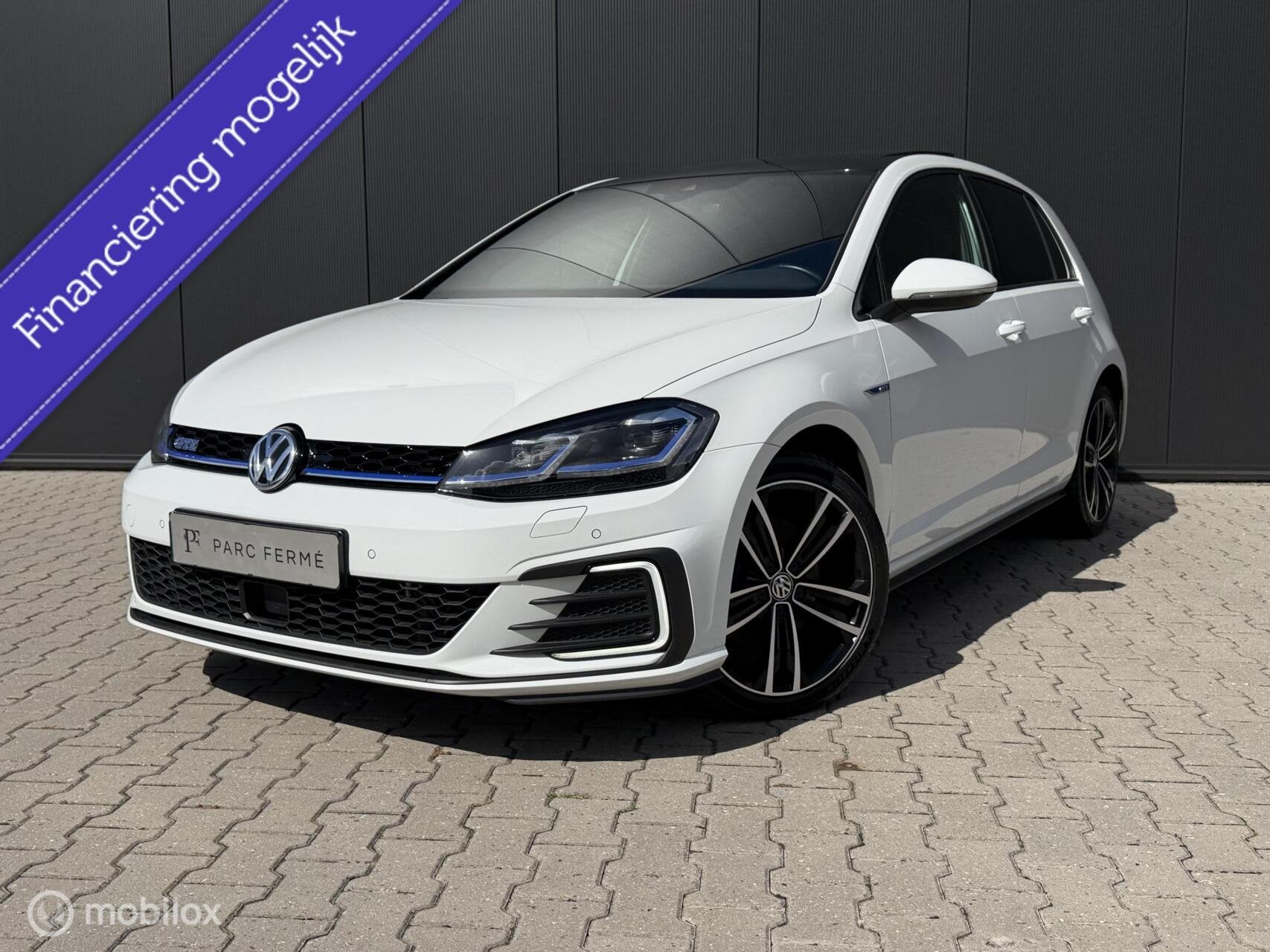 Volkswagen Golf 1.4 TSI PHEV GTE/Pano/Virtual/1e eig/ACC/Cam, Stof, Gebruikt, Zwart, 4 cilinders