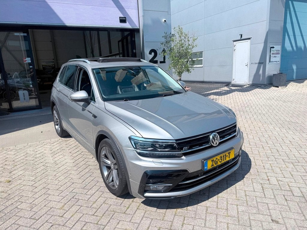 Volkswagen Tiguan 1.4 TSI ACT 3x R-Line! AUTOMAAT! FULL! PAN, Auto's, Volkswagen, 4 cilinders, 150 pk, Leder, Automatische klimaatregeling