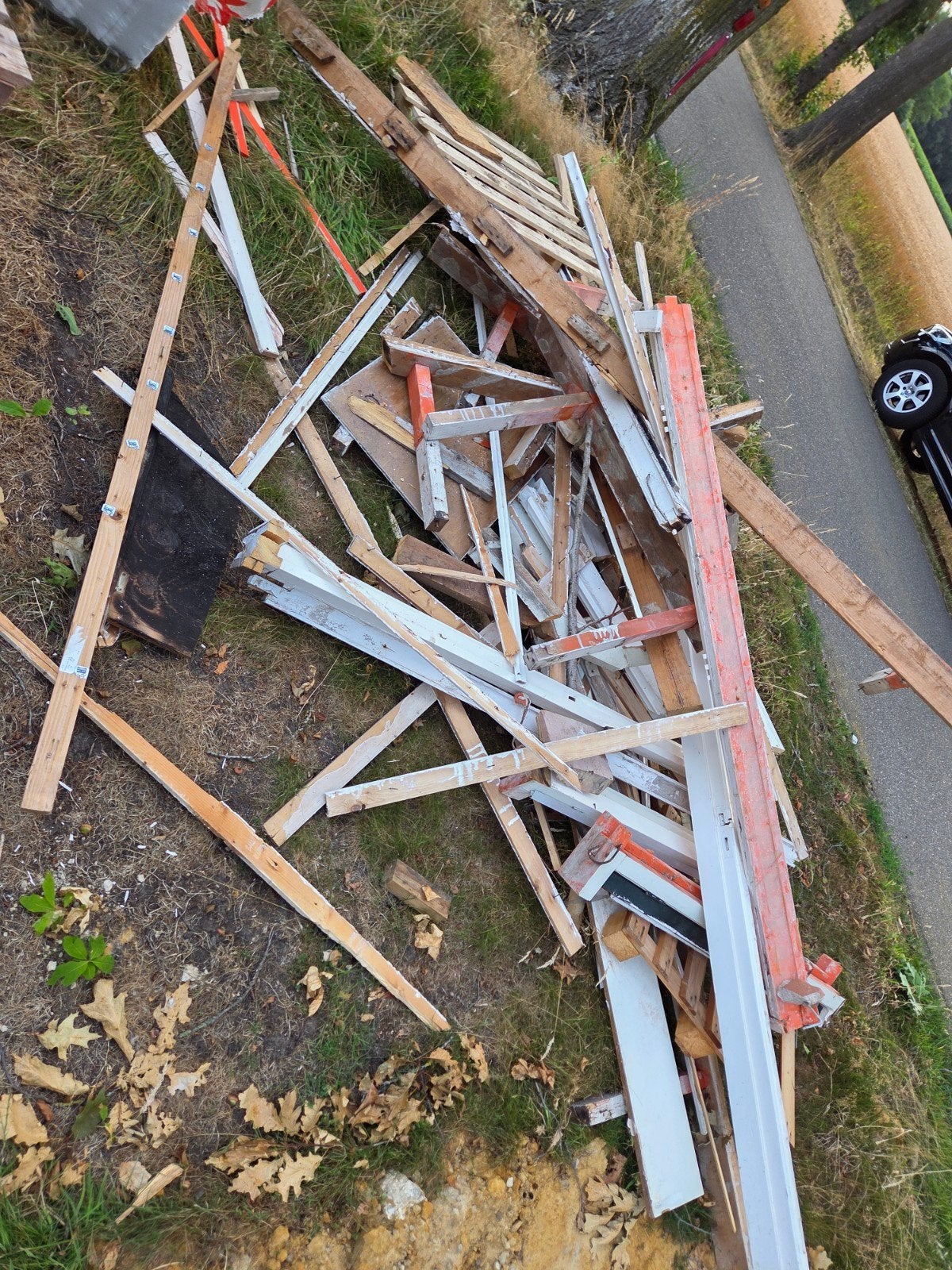 Gratis brandhout: schoon hout en geverfd hout, Minder dan 3 m³, Ophalen, Overige houtsoorten, Blokken