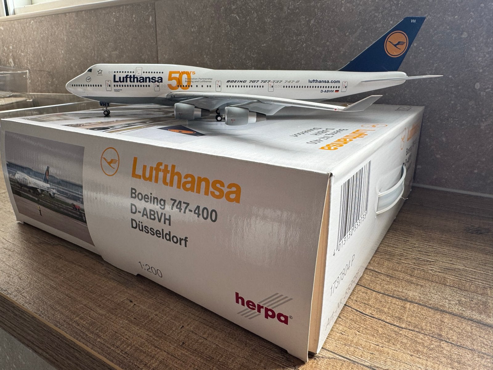 Herpa Wings Lufthansa Boeing 747-400 D-ABVH Düsseldorf 1:200, Overige merken, 1:200 of kleiner, Ophalen of Verzenden, Zo goed als nieuw