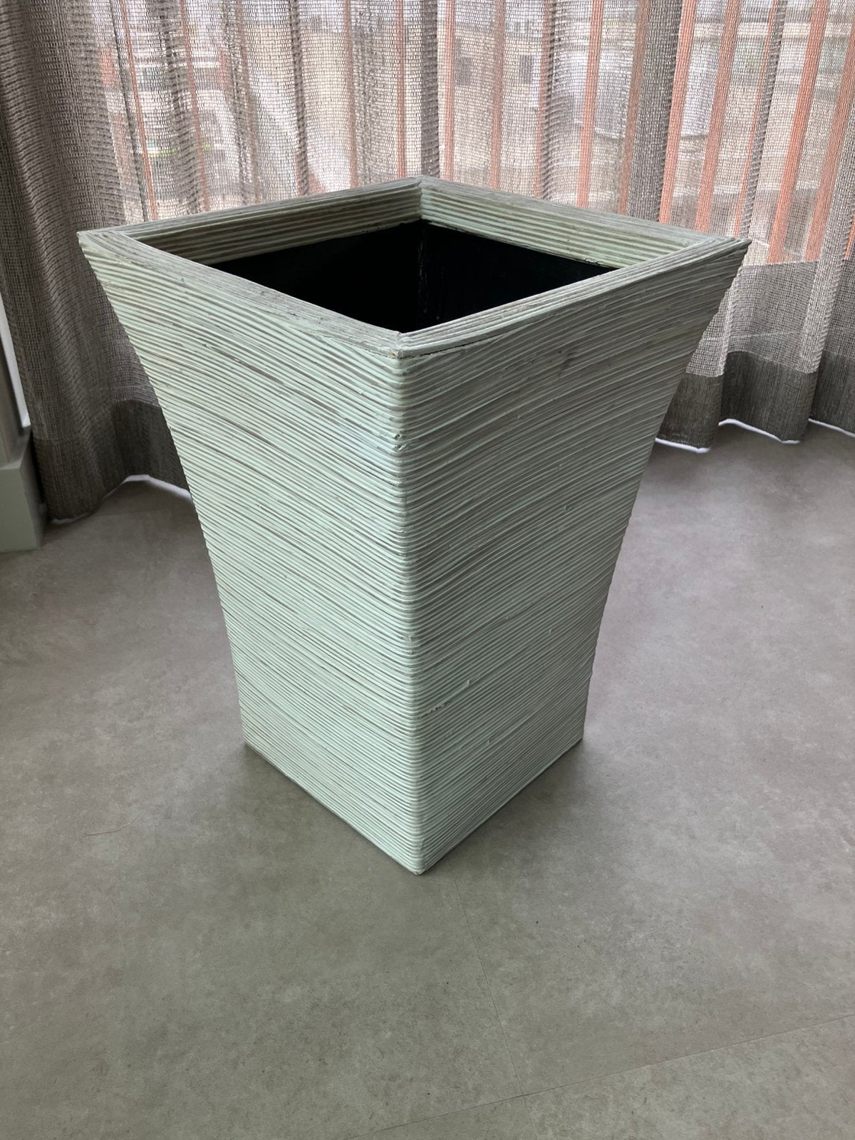 Plantenbak fiber crème-kleurig met ribbelpatroon, Ophalen, Overige materialen, Vierkant, Zo goed als nieuw
