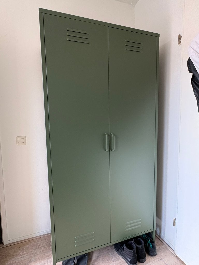 Olijfgroene metalen lockerkast, Huis en Inrichting, Ophalen, Zo goed als nieuw, Industrieel