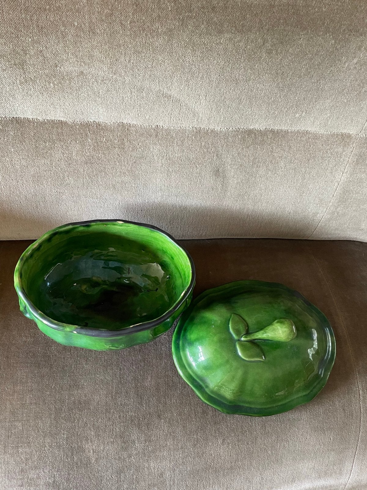 Vintage Groene Keramische Schaal met Deksel - Frankrijk, Antiek en Kunst, Antiek | Keramiek en Aardewerk, Ophalen