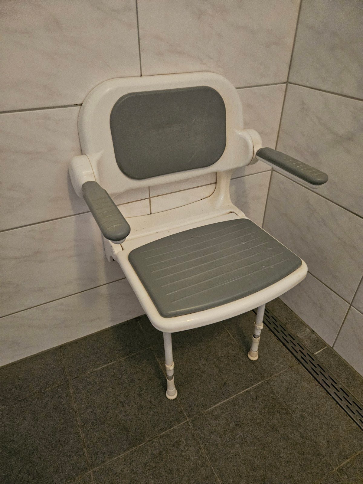 gratis wegklapbare douche stoel, Ophalen, Gebruikt