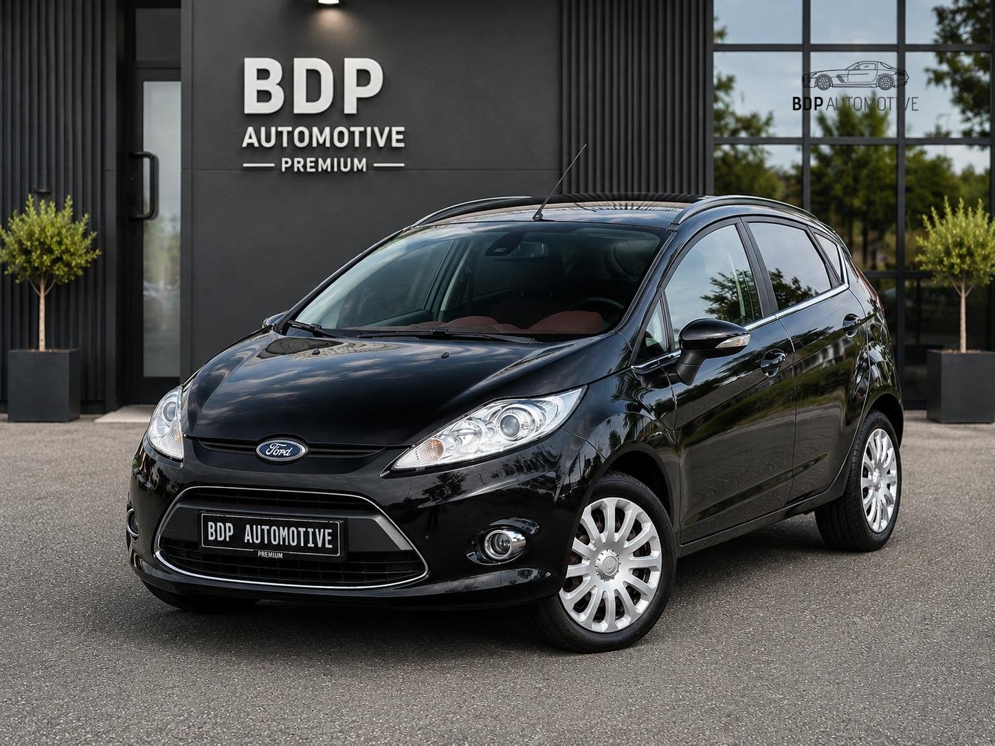 Ford Fiesta 1.4 Titanium Automaat | Airco |, Auto's, 4 cilinders, Zwart, Fiësta, 550 kg