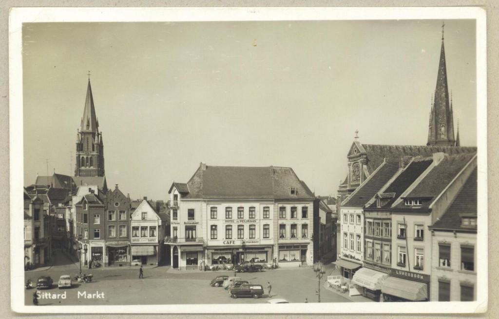 Sittard - Markt, Verzamelen, Ansichtkaarten | Nederland, Verzenden, 1940 tot 1960, Gelopen, Limburg