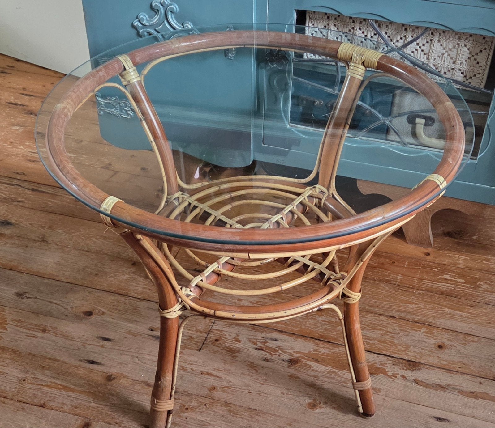 Vintage rotan bijzettafel met glazen blad, Gebruikt, Vintage, Bohemian, Retro, Rond, 55 tot 75 cm