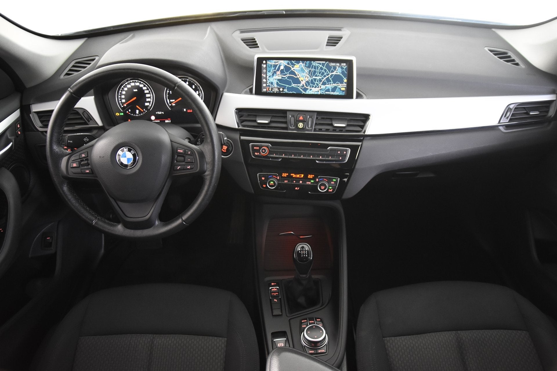 BMW X1 sDrive18i *1ste Eigenaar*Navigatie*Camera*Trekhaak*, Auto's, Dealer onderhouden, Gebruikt, Parkeerassistent, Bedrijf