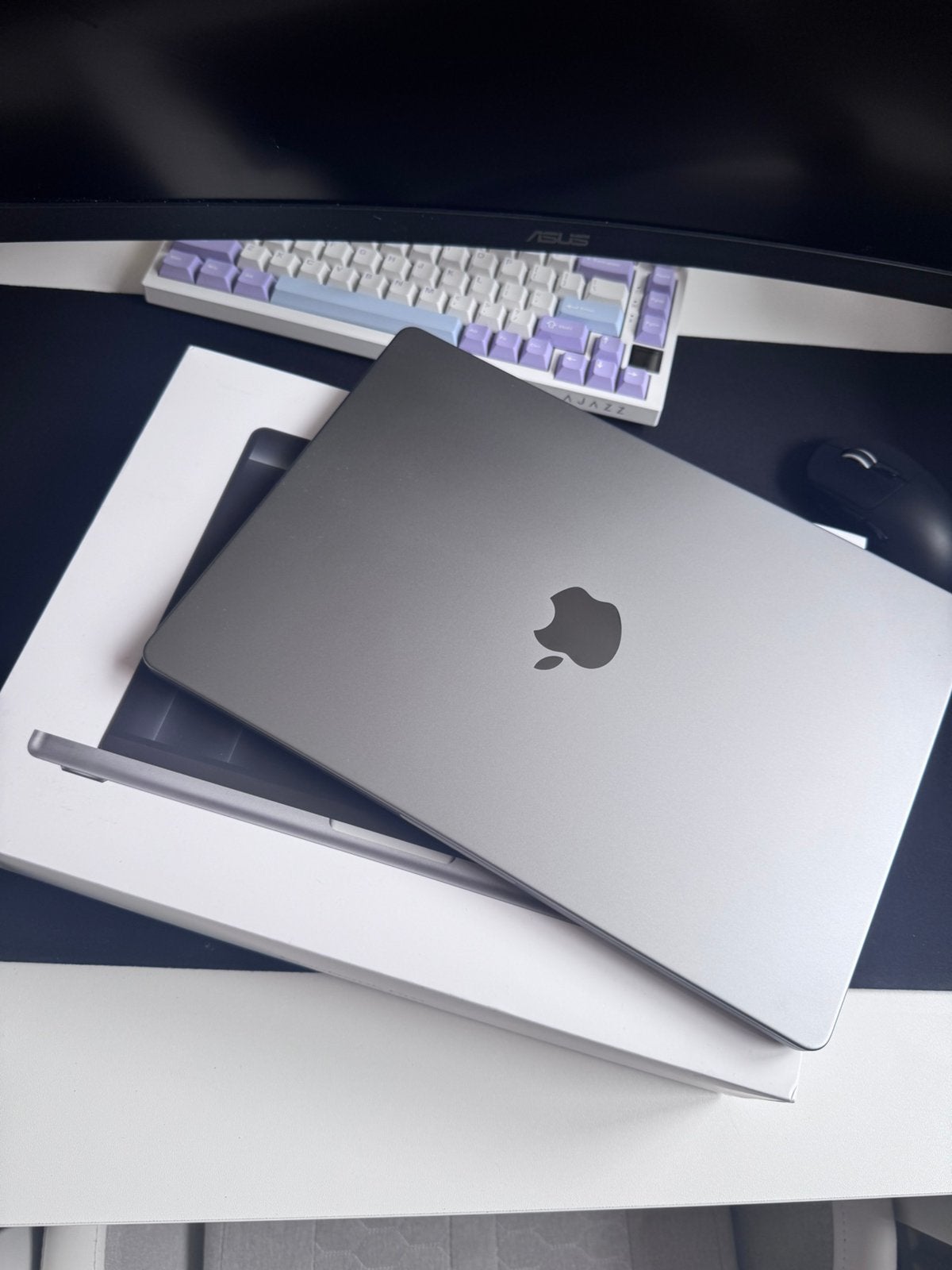 Apple MacBook Pro (M3, 2023), Computers en Software, Apple Macbooks, MacBook Pro, 2 tot 3 Ghz, 8 GB, 13 inch