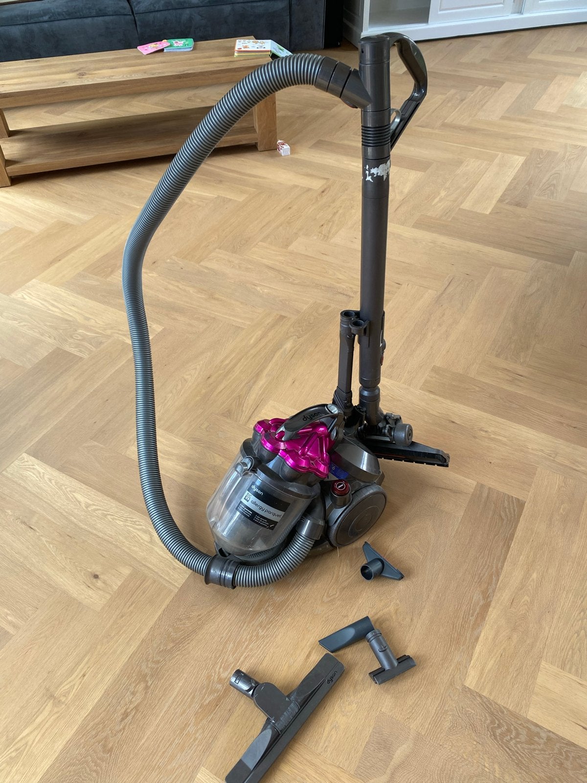 Dyson DC29 Allergy Parquet met alle accessoires, Witgoed en Apparatuur, Stofzuigers, Ophalen, Zo goed als nieuw, Dyson, Reservoir