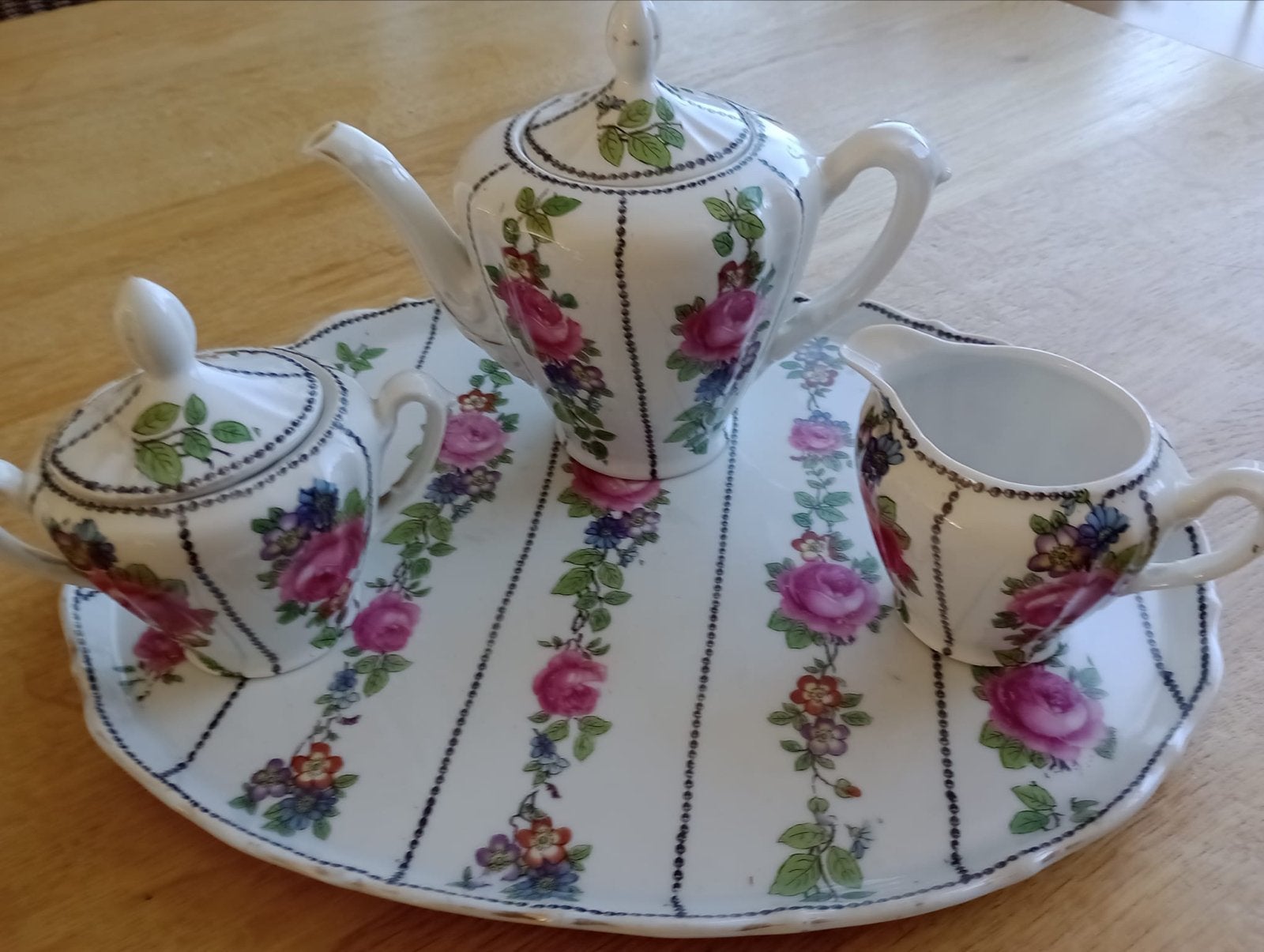 Tete a tete servies zonder kopjes uit 1915, Antiek en Kunst, Ophalen