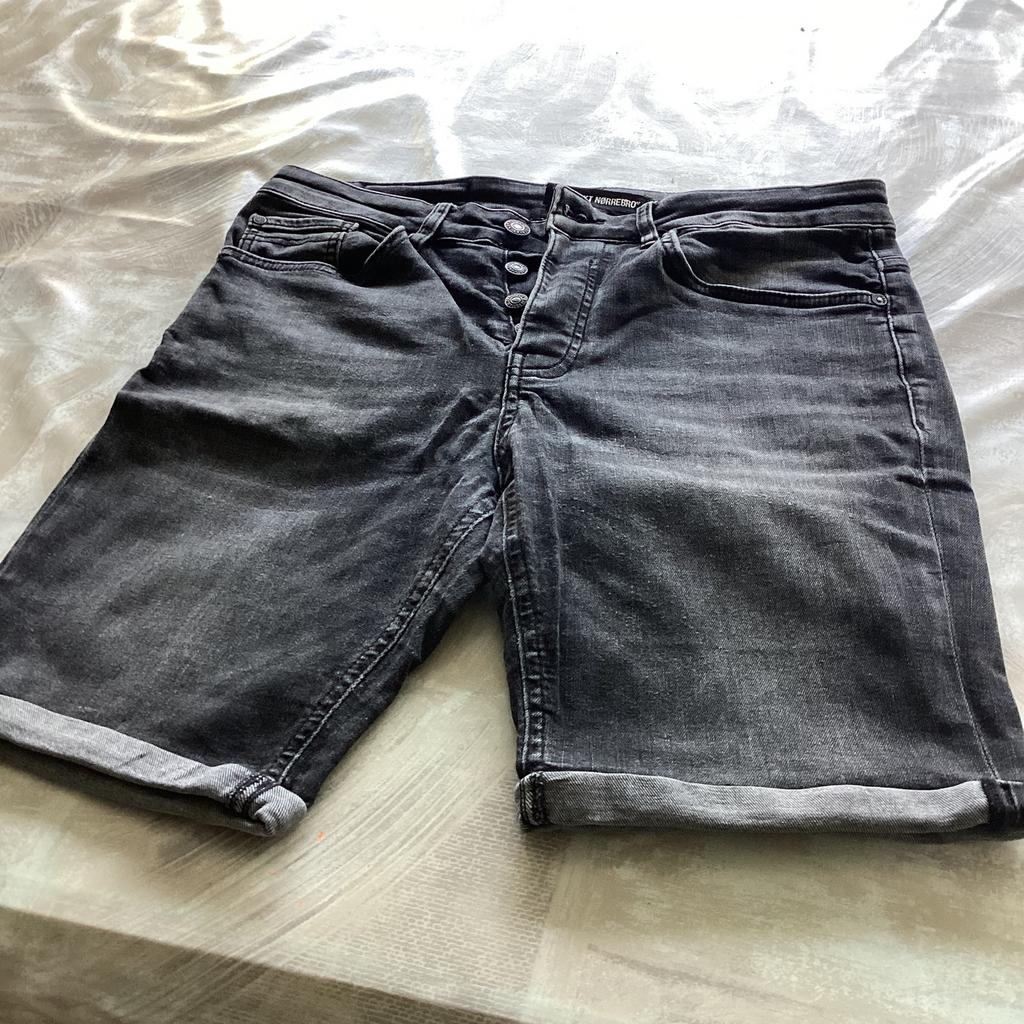 Korte spijkerbroek zwart maat M van District  Norrebro, Kleding | Heren, Ophalen of Verzenden, Zo goed als nieuw, Zwart, W32 (confectie 46) of kleiner
