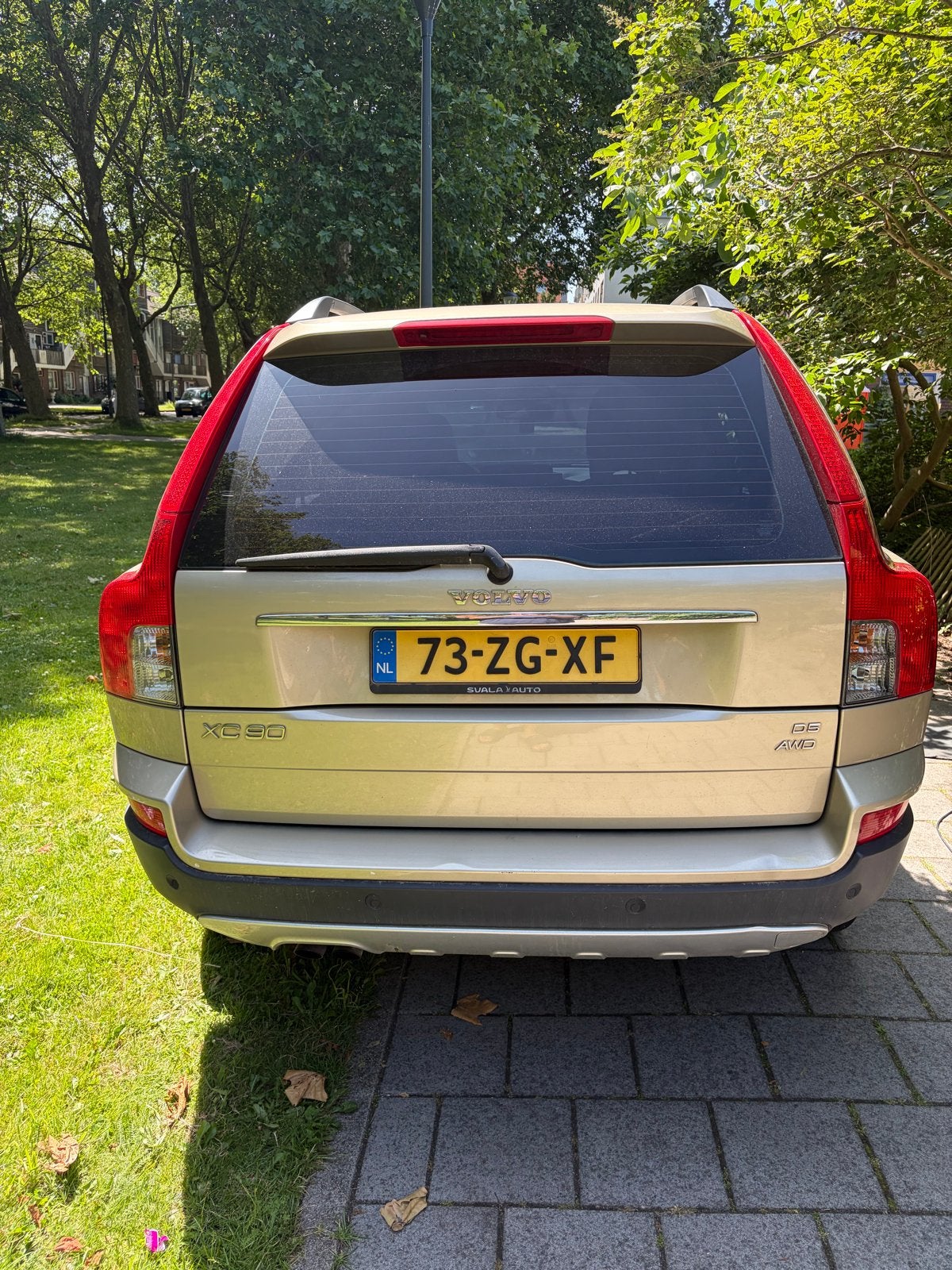 Volvo XC90 2.4 D5 7-Sits 2008 Goud 191000KM NAP 2de eigenaar, Auto's, Volvo, 241 €/maand, 7 stoelen, Diesel, Dealer onderhouden