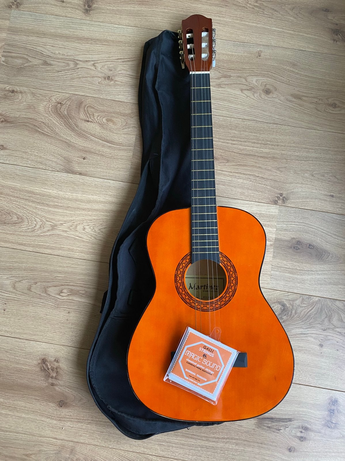 Gitaar junior Martinez akoestisch model MTC083P, Muziek en Instrumenten, Snaarinstrumenten | Gitaren | Akoestisch, Ophalen, Zo goed als nieuw