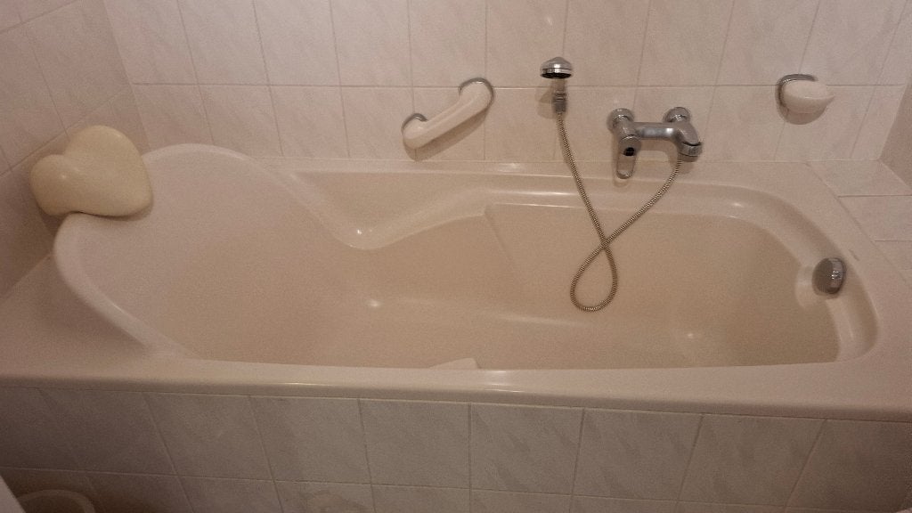 Bad met Grohe douchekraan 90x190 cm, Ophalen, Gebruikt, Met douche