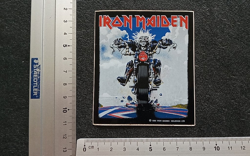 Iron Maiden vintage 1990 don't walk sticker 7.5x9 cm st 20, Ophalen of Verzenden, Nieuw, Overige typen