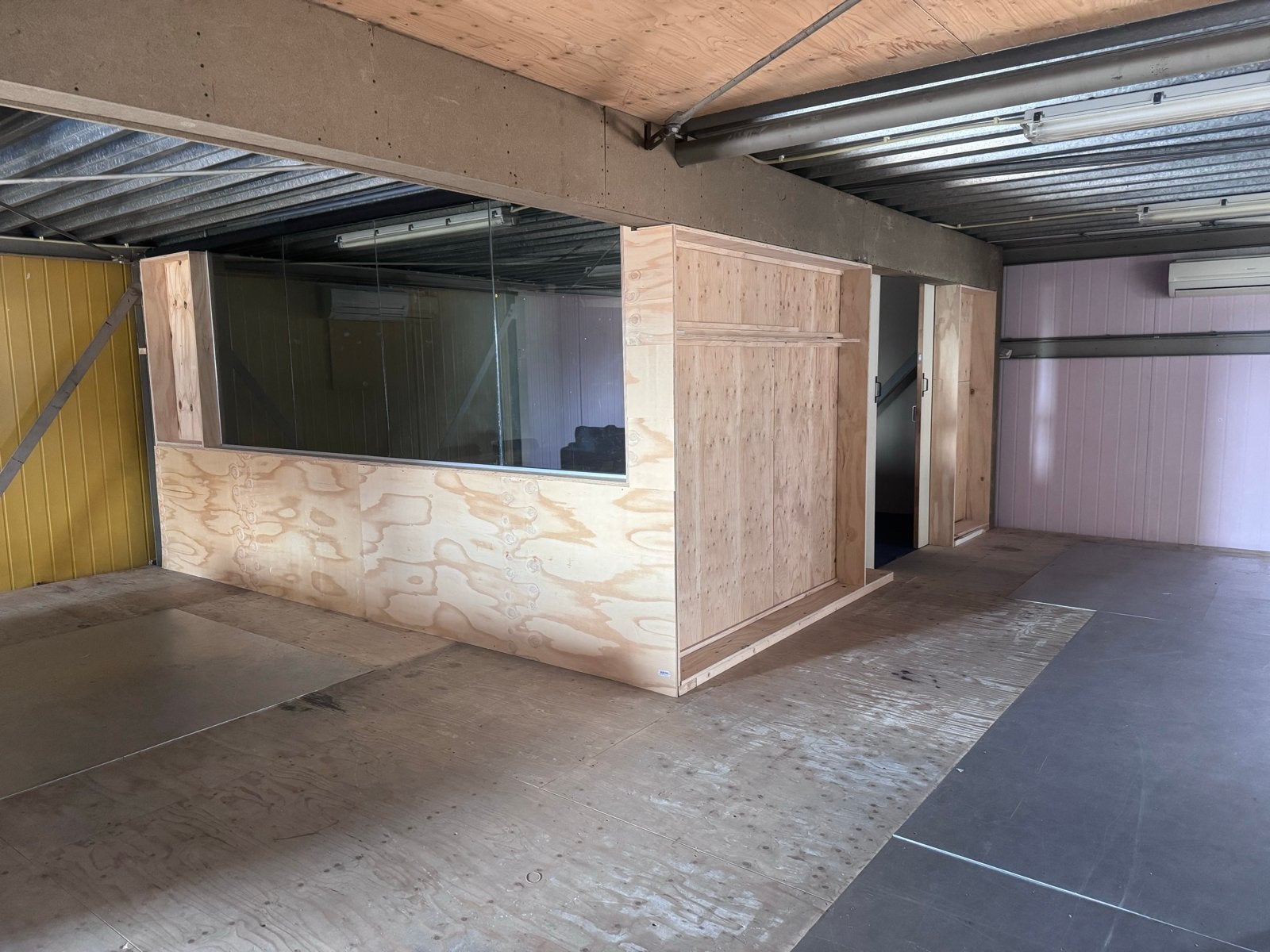 Vergaderkamer hout en glas + schuifdeuren (zelf demonte, Vergader- of Presentatieruimte, Ophalen, Gebruikt, Inrichting