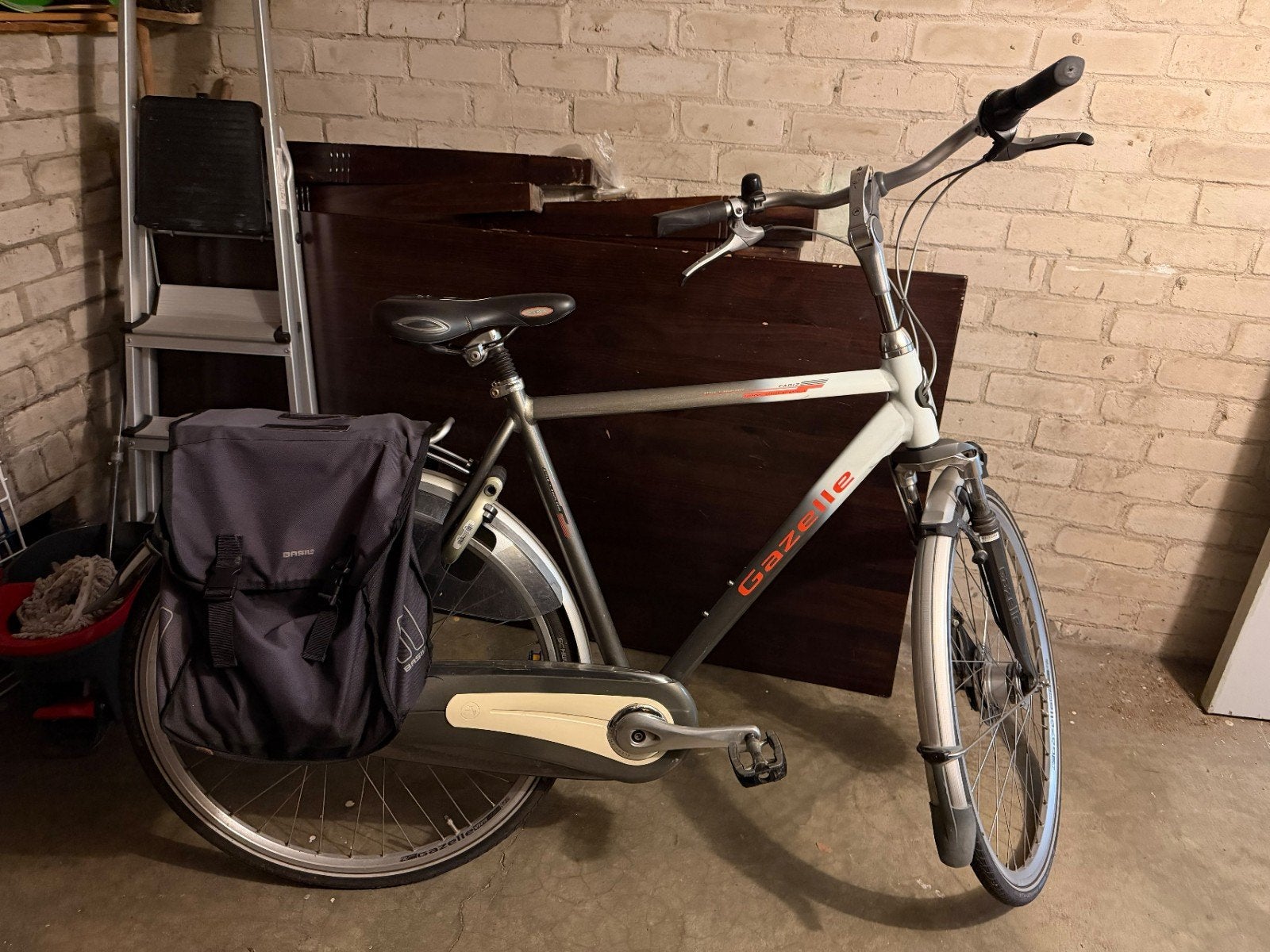 Gazelle Cadiz fiets met gebruikssporen, in goede staat, Ophalen, Velgrem, Versnellingen, Gazelle