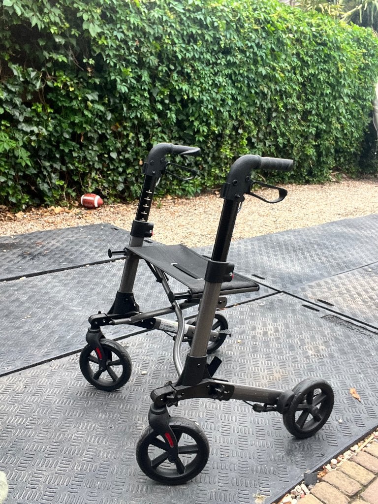 Rollator ZGAN, Ophalen, Opvouwbaar, Zo goed als nieuw