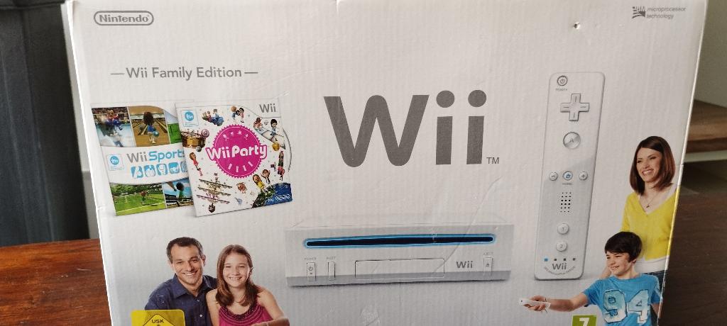 complete wii family edition met wii party, Ophalen of Verzenden, Zo goed als nieuw, Met 1 controller, Met games