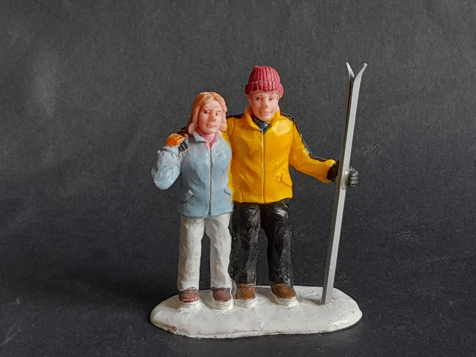 lemax kerst figuur b076 kerstdorp kersthuisjes sneeuw ski, Verzenden