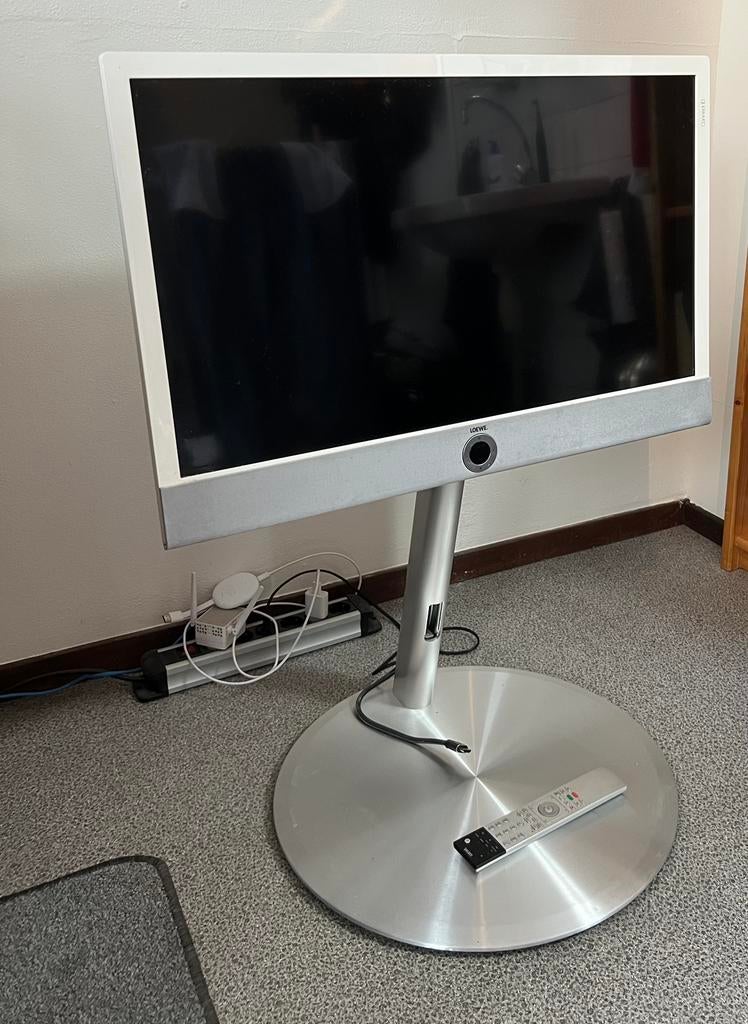 Loewe Connect ID met hoog statief, Audio, Tv en Foto, Televisies, 50 Hz, Zo goed als nieuw, 100 cm of meer, Ophalen
