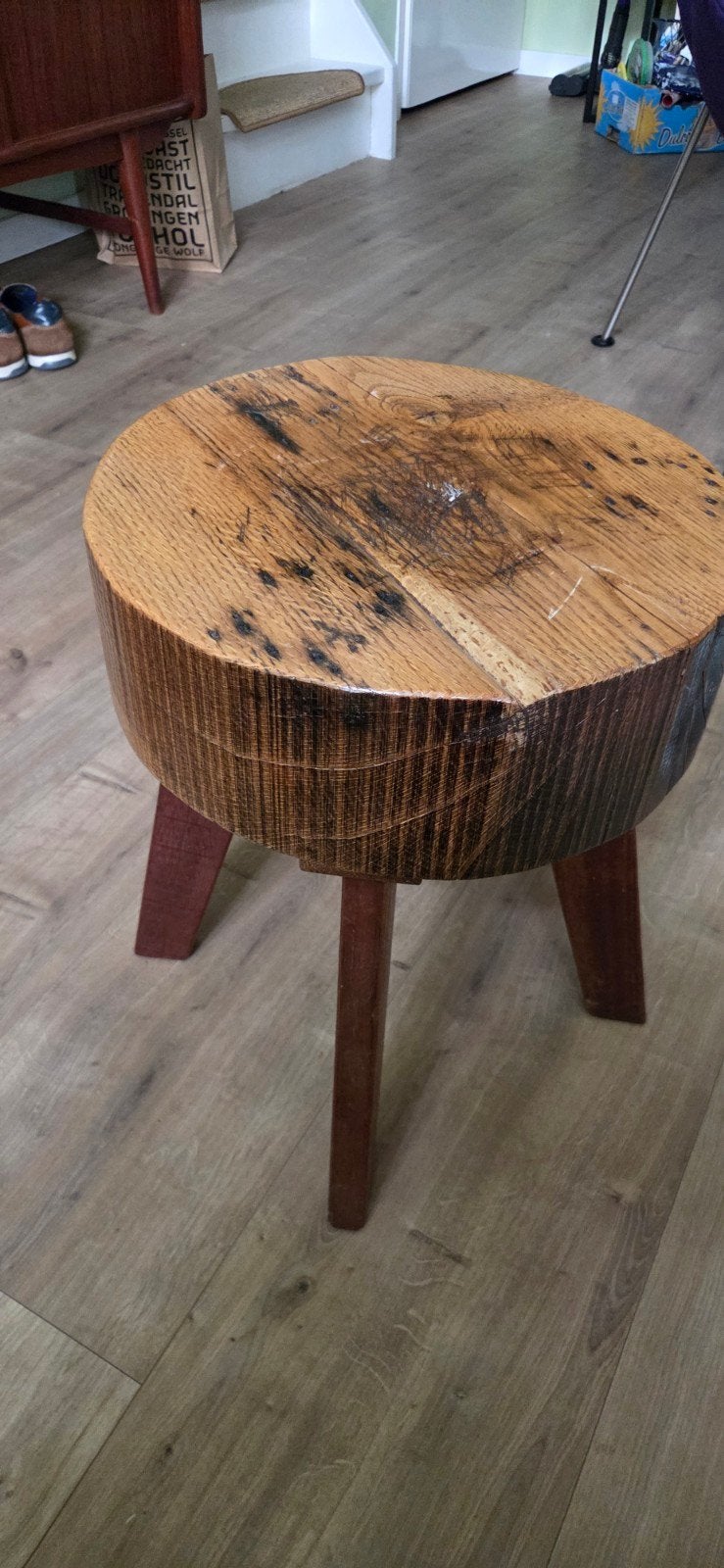 Handgemaakt houten krukje, Ophalen, Zo goed als nieuw, Hout
