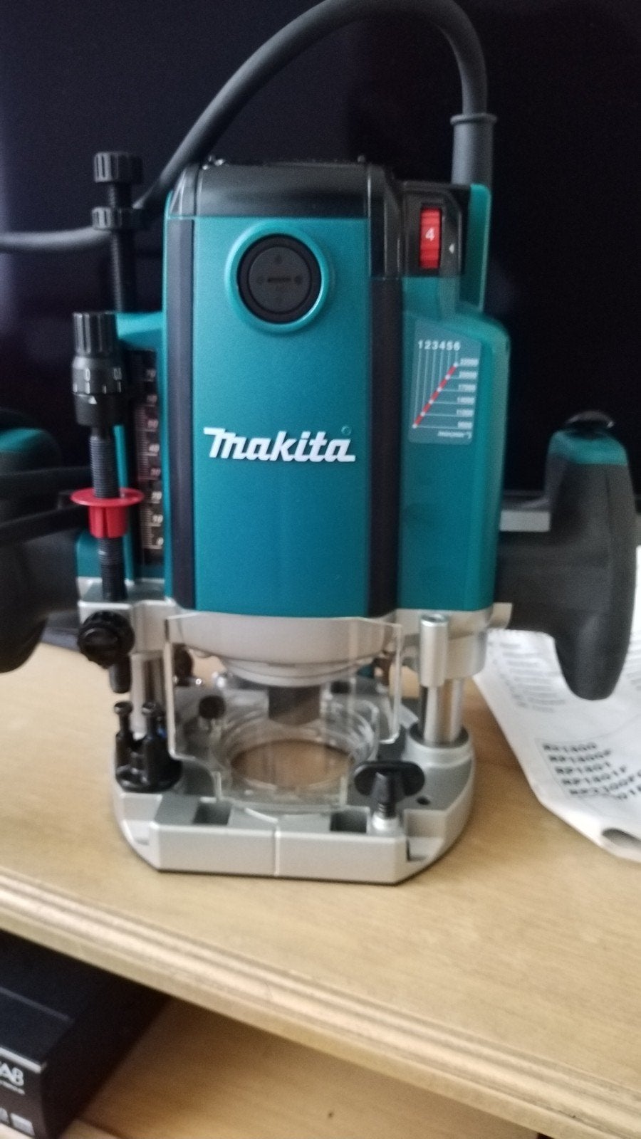 Makita RP 2300FC bovenfrees, Doe-het-zelf en Verbouw, Gereedschap | Freesmachines, Ophalen, Nieuw, Elektrisch, Bovenfrees