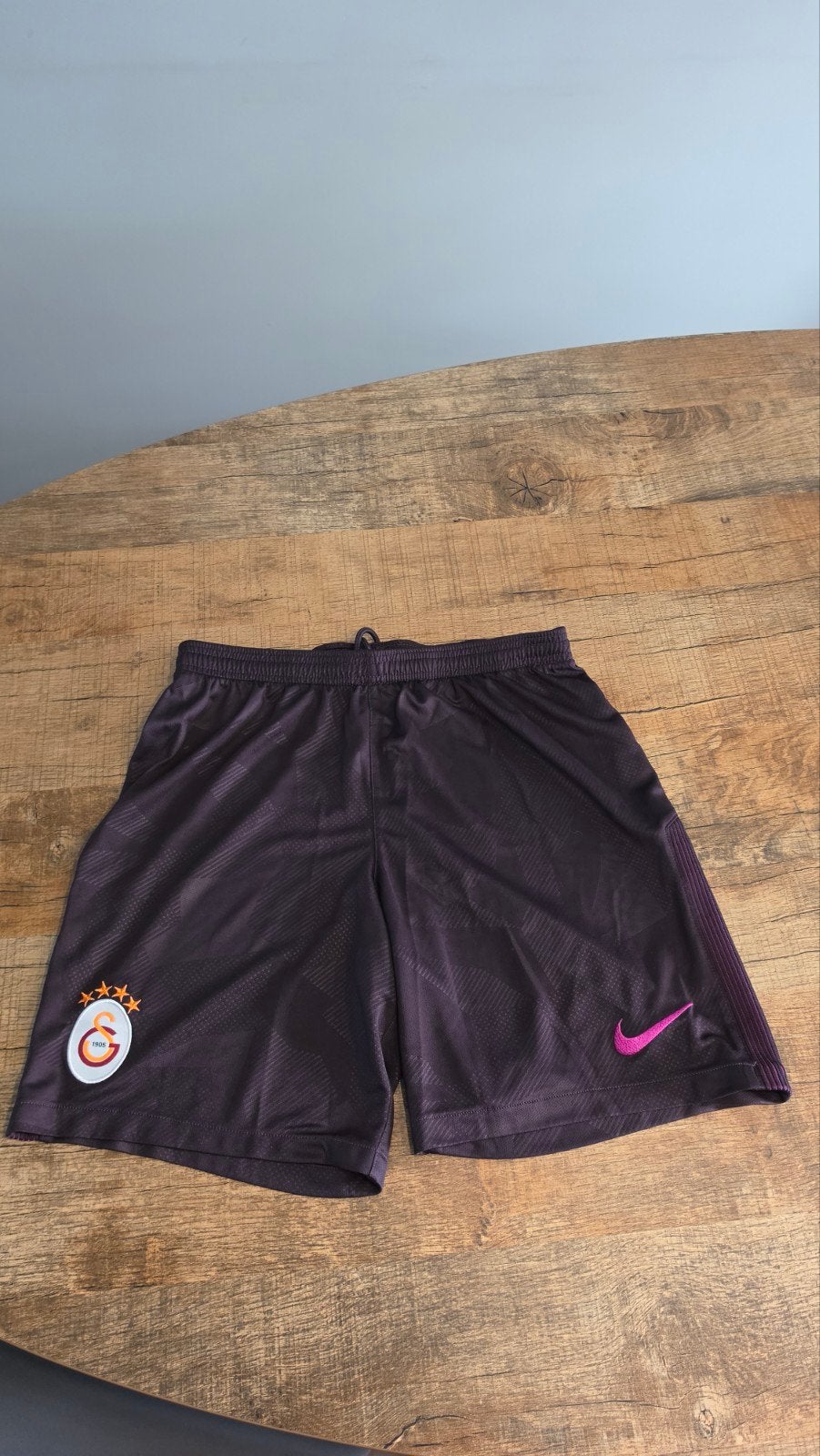 Galatasaray Nike Derde/Third Short 2017/2018 - Maat M, Kleding | Heren, Maat 48/50 (M), Nike, Ophalen of Verzenden, Zo goed als nieuw