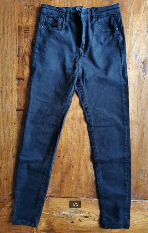 Stradivarius zwarte lange broek. Maat: 38., Kleding | Dames, Broeken en Pantalons, Maat 38/40 (M), Zwart, Ophalen of Verzenden