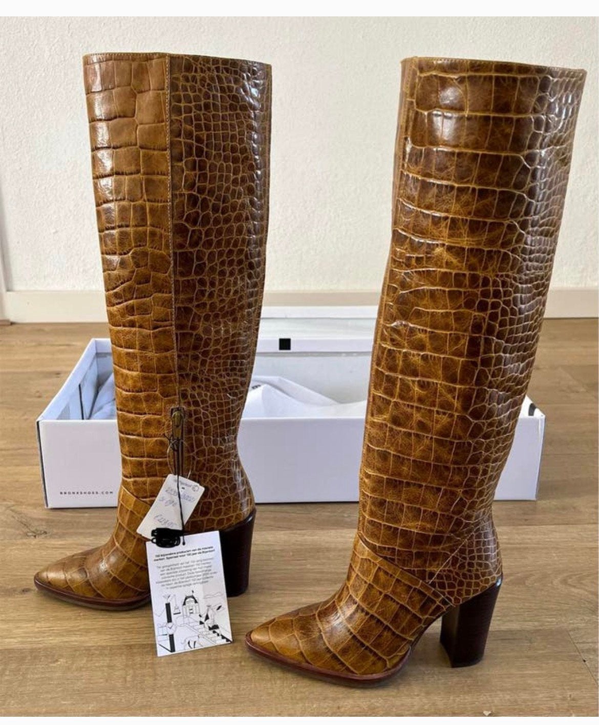 Mosterdgele leren knielaarzen maat 36 - Nieuw!, Kleding | Dames, Schoenen, Hoge laarzen, Overige kleuren, Nieuw, Ophalen of Verzenden