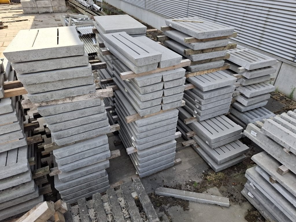 Restpartij 70m2 betonplaten met gleuven €15.00/m2, Tuin en Terras, Tegels en Klinkers, Ophalen, Overige typen, Nieuw, 10 m² of meer