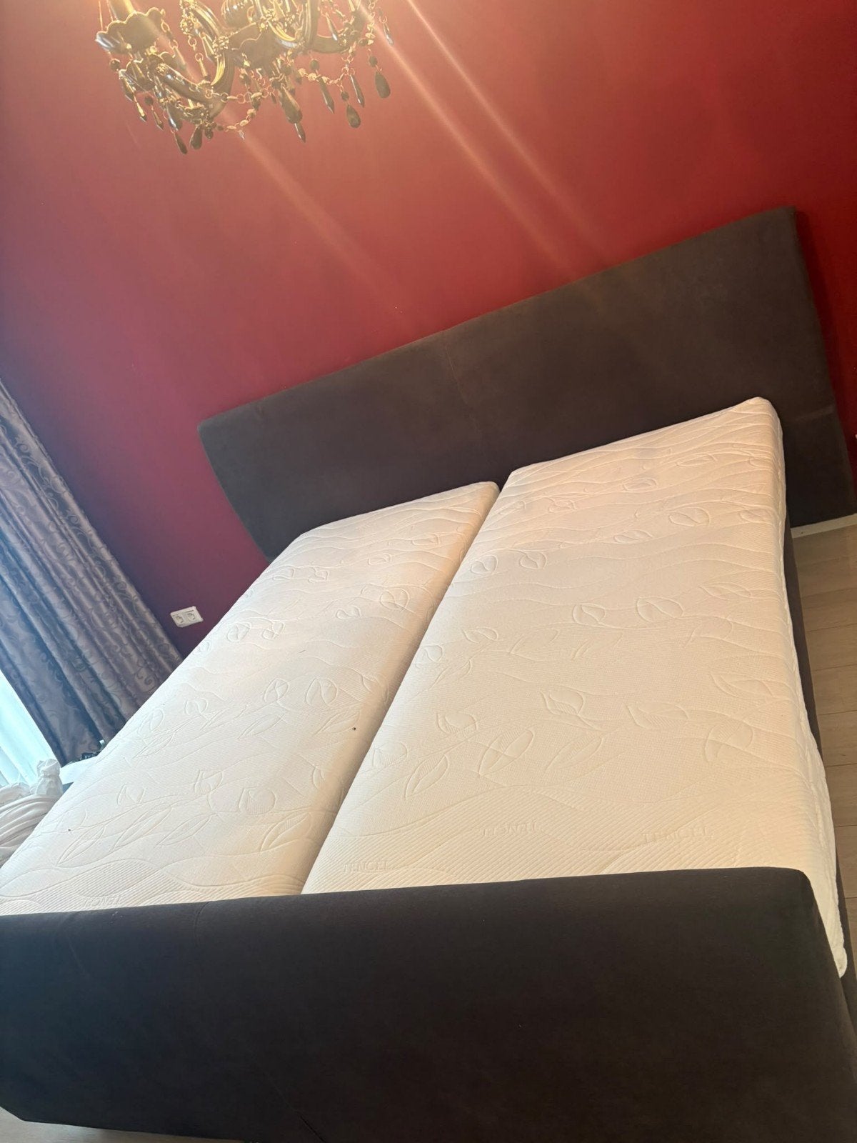 Tweepersoons boxspring met verstelbare matrassen, Bruin, Onbekend, Tweepersoons, Ophalen of Verzenden