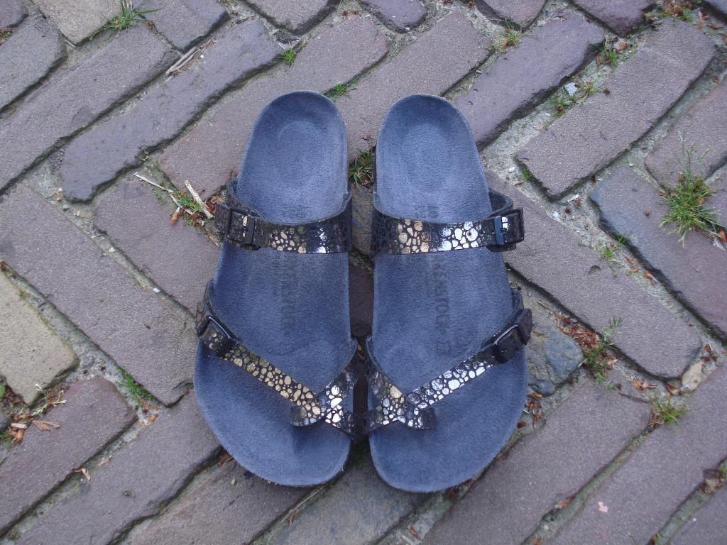 MAYARI ZWART KLEURRIJK NIEUW 40 GRATIS VERZENDING PER POST, Slippers, Verzenden, Zwart, Nieuw