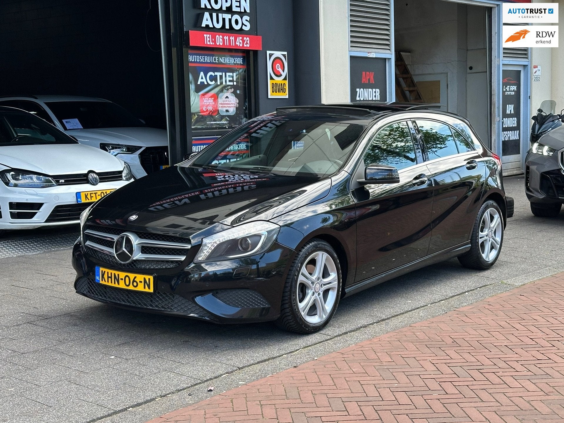 Mercedes-Benz A-klasse 200 Prestige Automaat Leer Navi Pano, Auto's, Gebruikt, Zwart, Bedrijf, 19 km/l