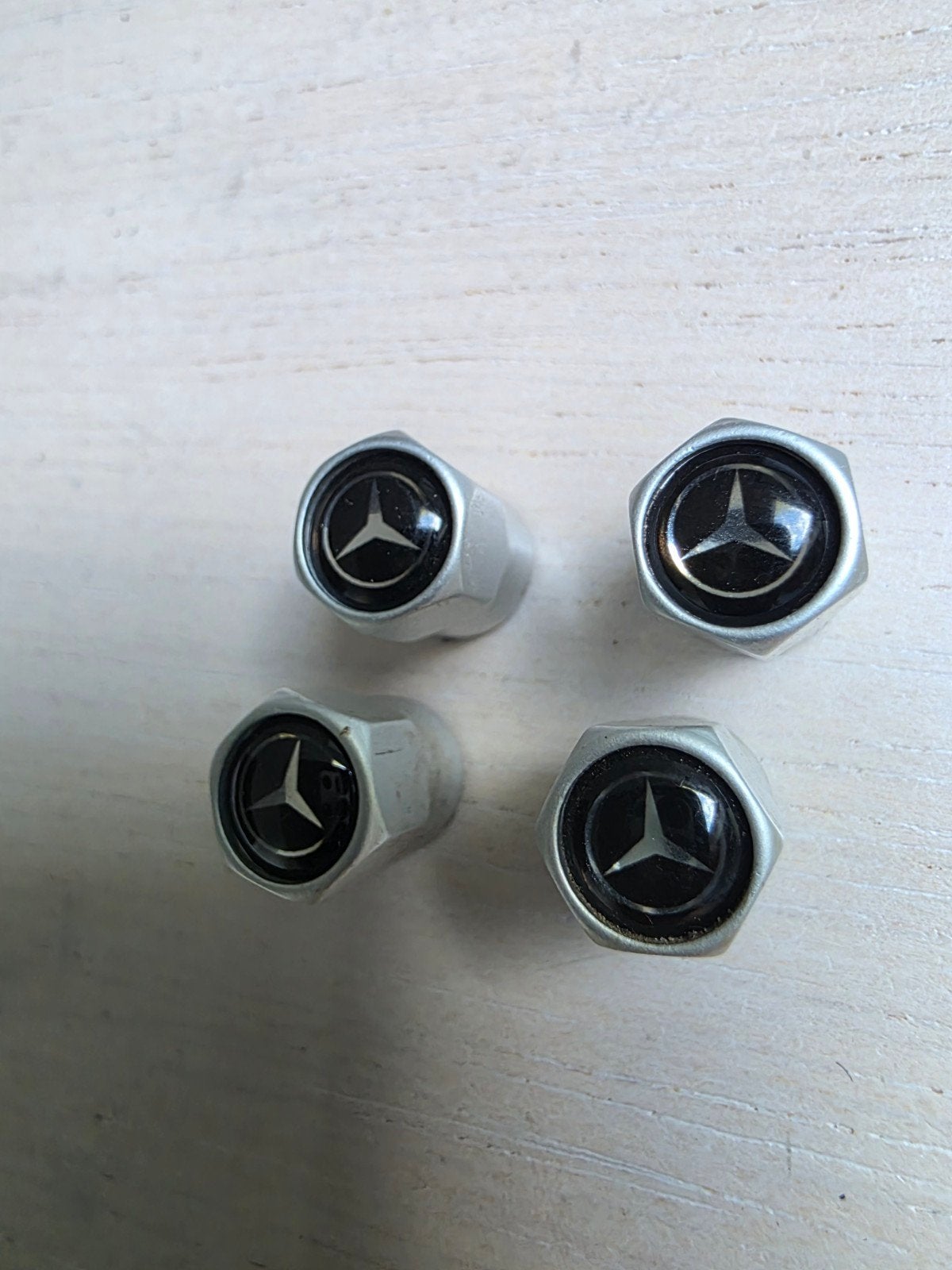 Mercedes-Benz Ventieldopjes met Logo - Set van 4, Ophalen of Verzenden, Gebruikt