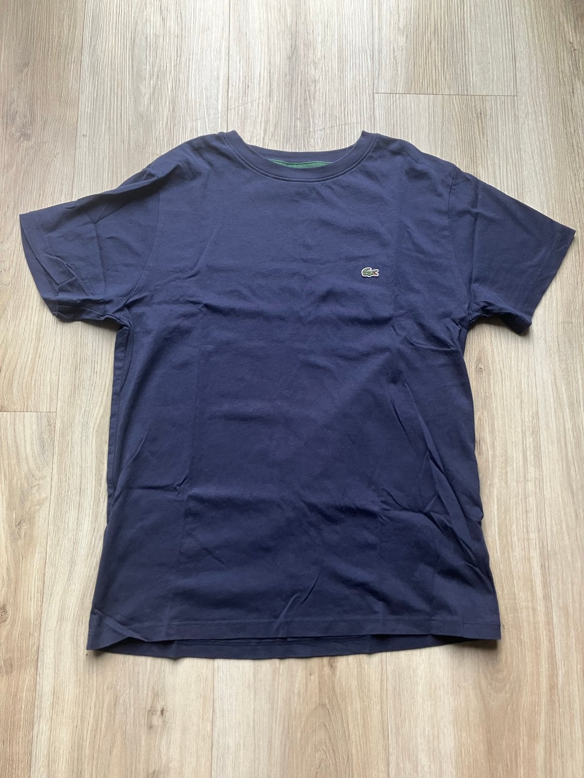 Lacoste T-shirt - Donkerblauw maat 176 (valt kleiner), Kinderen en Baby's, Kinderkleding | Maat 176, Ophalen, Gebruikt, Jongen