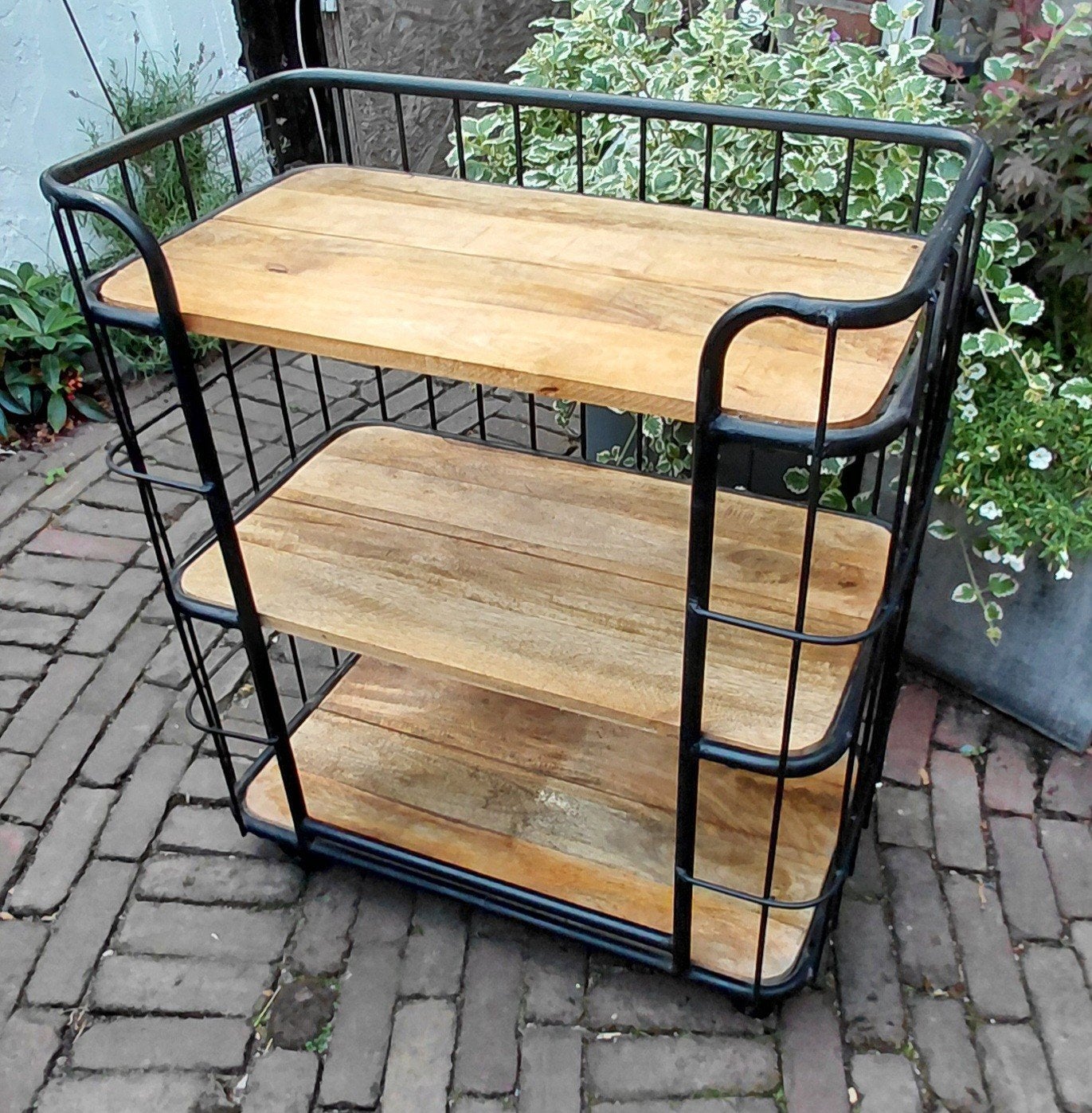 Industriële trolley/rek met 3 houten planken, Ophalen, Gebruikt