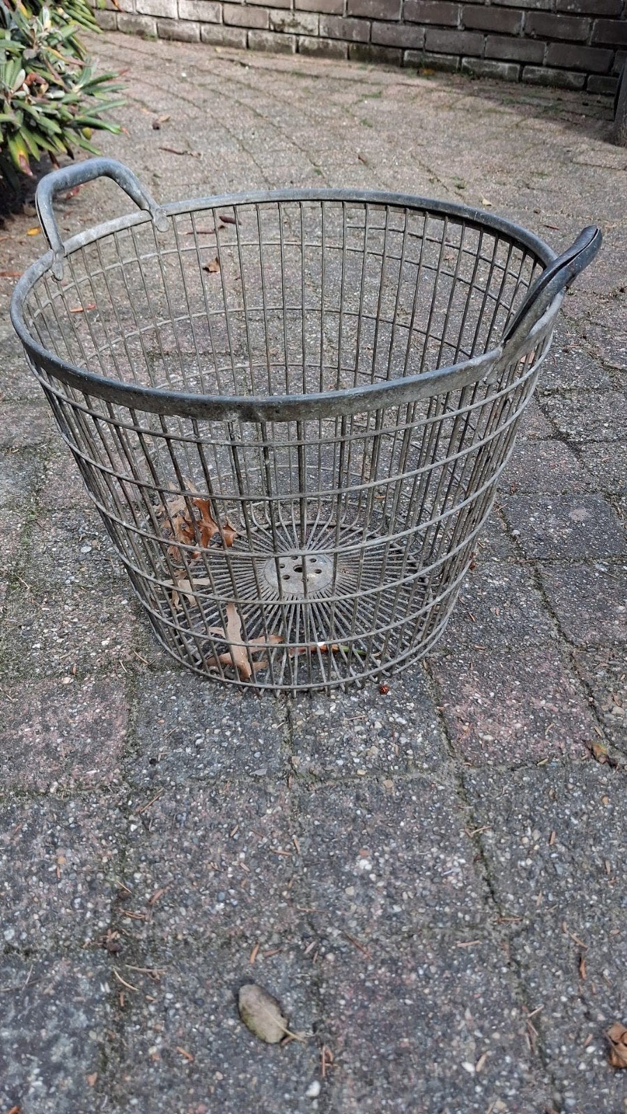 2 Vintage metalen manden - decoratief en praktisch, Ophalen