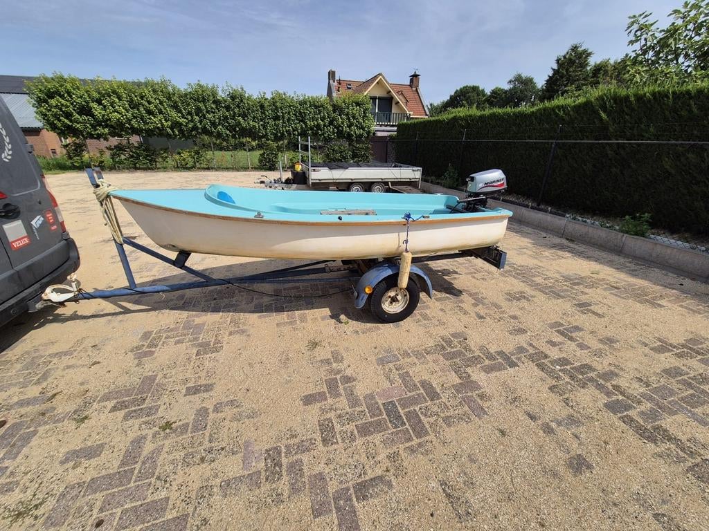 Visbootje (polyester) 3.60m incl nette motor en trailer, Watersport en Boten, Vis- en Consoleboten, Gebruikt, Tot 10 pk, Ophalen of Verzenden