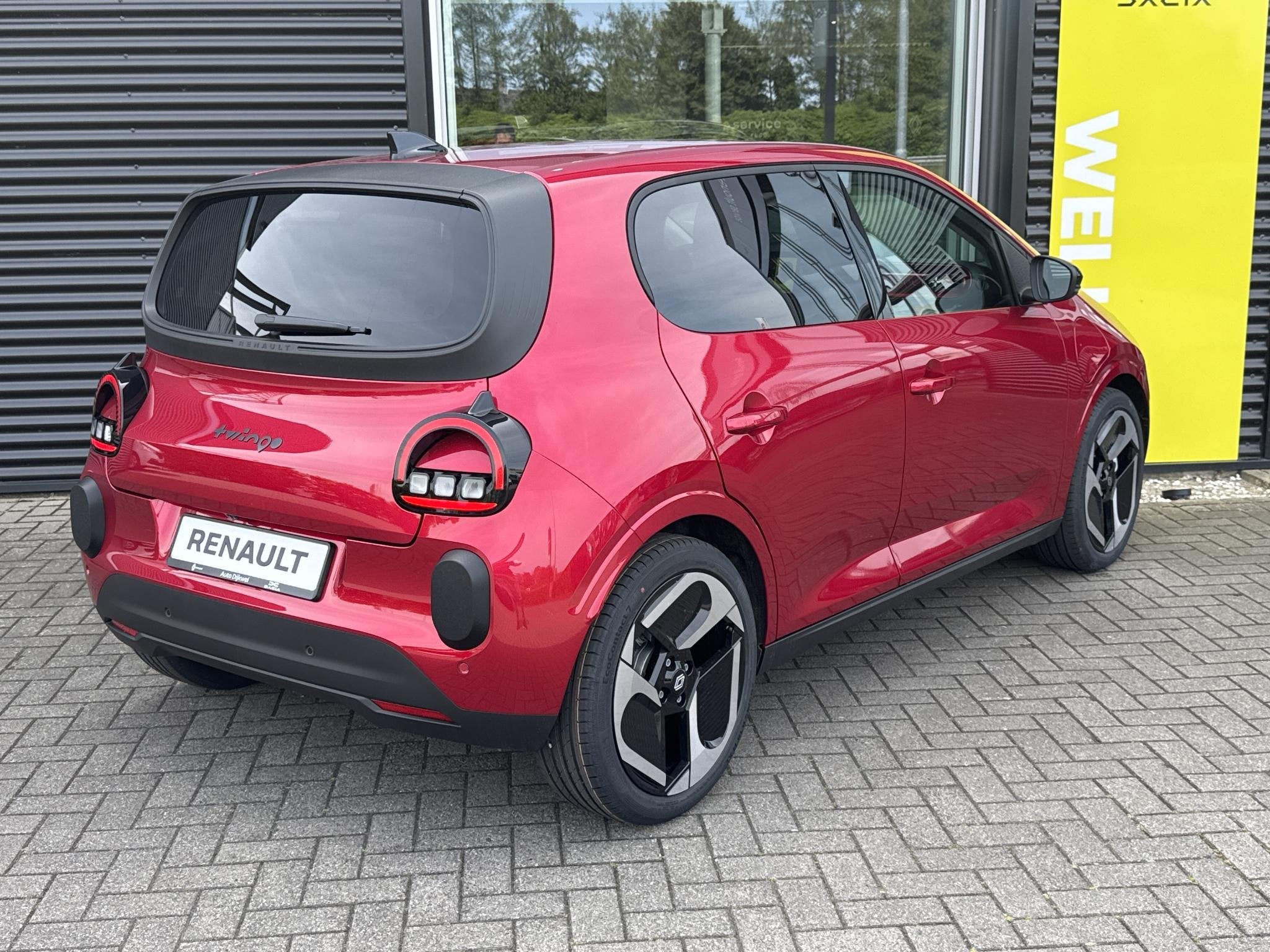 Renault Twingo urban range techno 27.5 kWh, Auto's, Dealer onderhouden, Origineel Nederlands, 28 kWh, Te koop