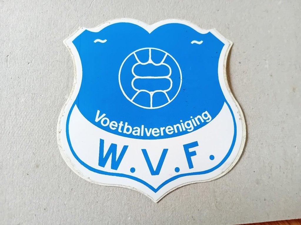 Voetbalvereniging W.V.F. sticker logo Westenholte-Voorst, Ophalen of Verzenden, Zo goed als nieuw, Bedrijf of Vereniging