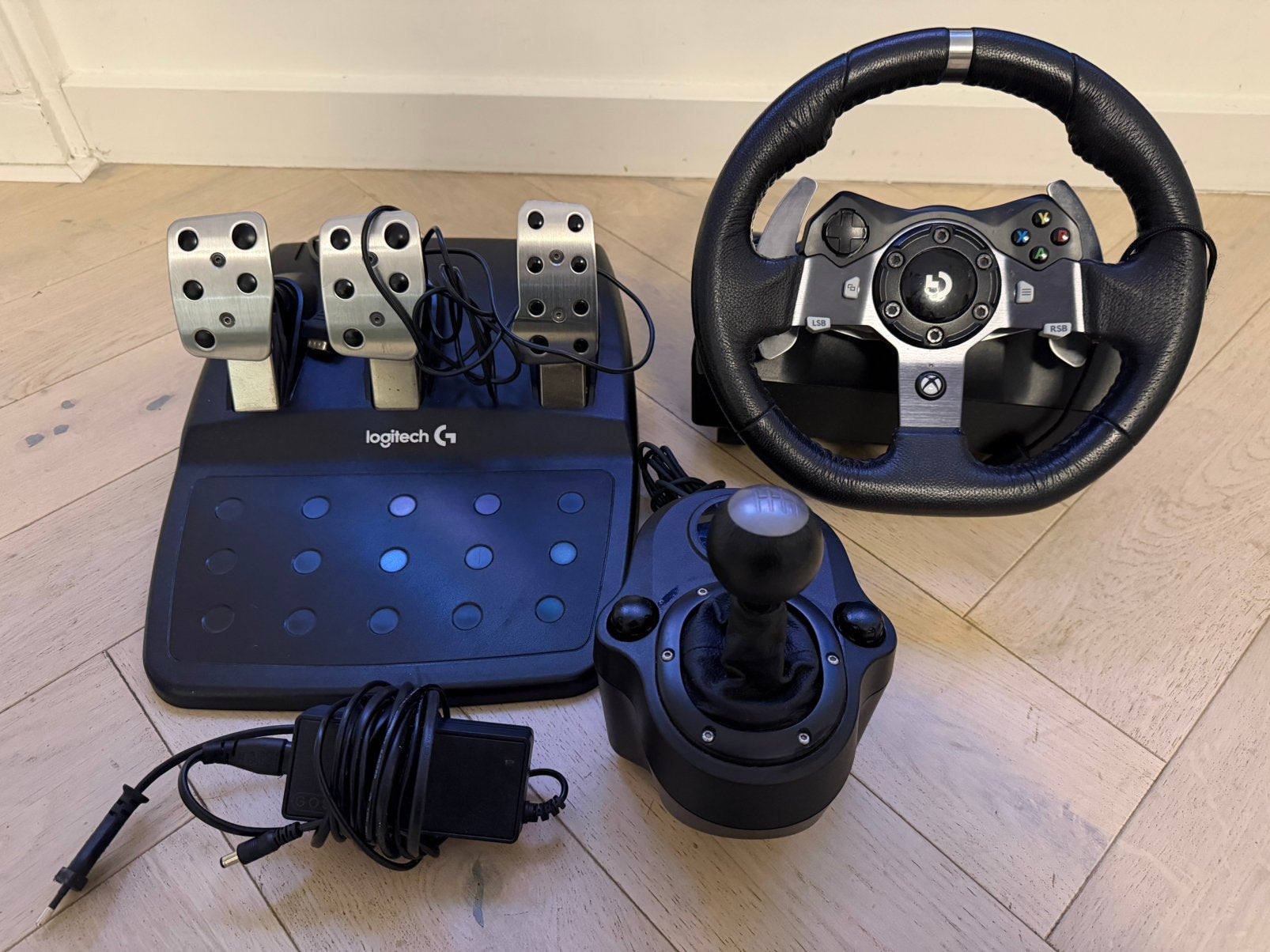 Logitech G920 Driving Force Racestuur set (Xbox/PC), Spelcomputers en Games, Ophalen of Verzenden, Zo goed als nieuw, Stuurtje of Sportattribuut