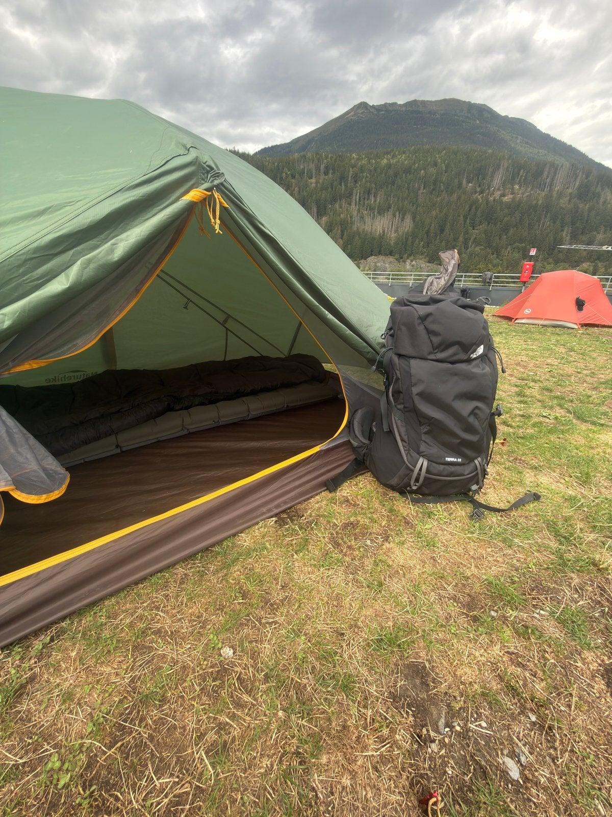 North face / naturehike hiking set, Caravans en Kamperen, Tenten, Ophalen, Zo goed als nieuw, Tot en met 2