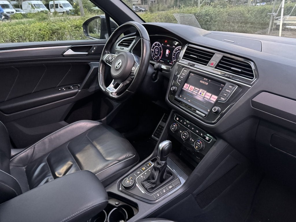 Volkswagen Tiguan 2.0 TDI 4M 3x R-Line | Panoramadak HUD DSG, Auto's, Automaat, Gebruikt, Euro 6, 4 cilinders