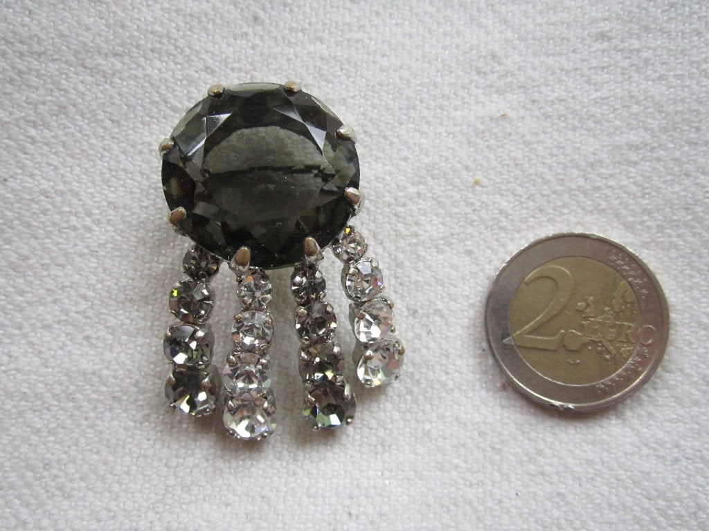 24.  Heel aparte oude broche, Ophalen, Overige materialen, Broche