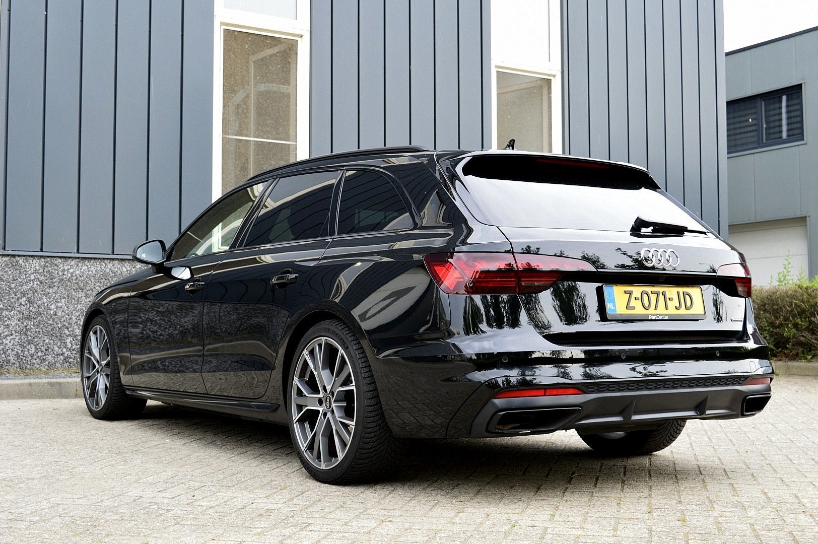 Audi A4 Avant 40 TFSI quattro S edition Competition Rijklaar, Auto's, Audi, Automaat, 15 km/l, Gebruikt, 4 cilinders