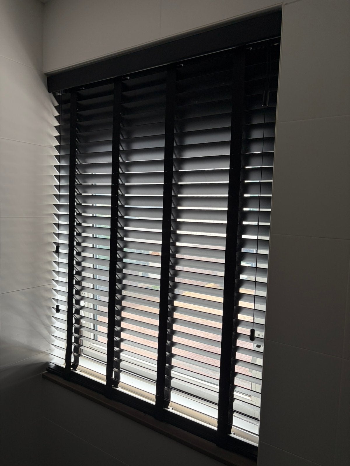 Luxe zwarte pvc jaloezie (zo goed als nieuw in doos), Ophalen of Verzenden, Zo goed als nieuw, Jaloezie
