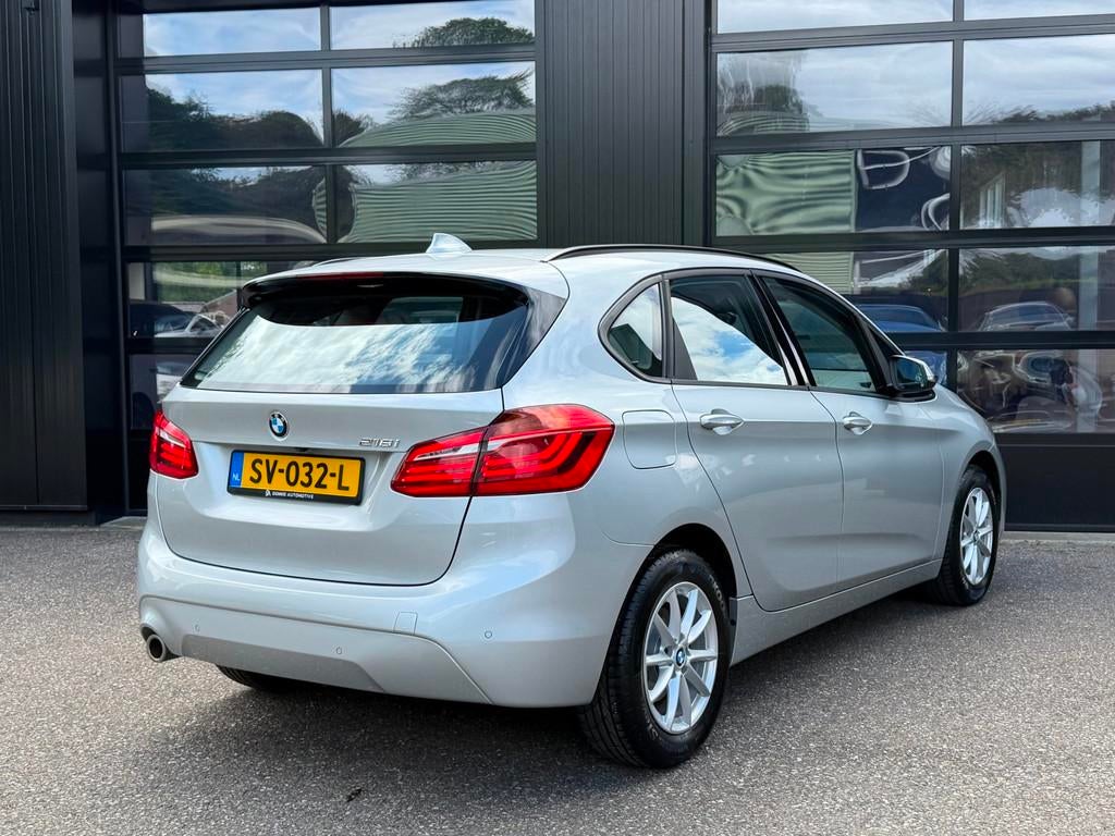 BMW 2-Serie Active Tourer 218i Sportline Camera Facelift, Auto's, BMW, Stof, Gebruikt, Euro 6, Origineel Nederlands